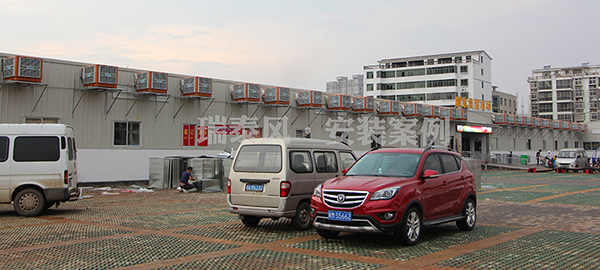 菜市場該如何通風(fēng)降溫呢？瑞泰風(fēng)環(huán)?？照{(diào)為居民買菜送清涼